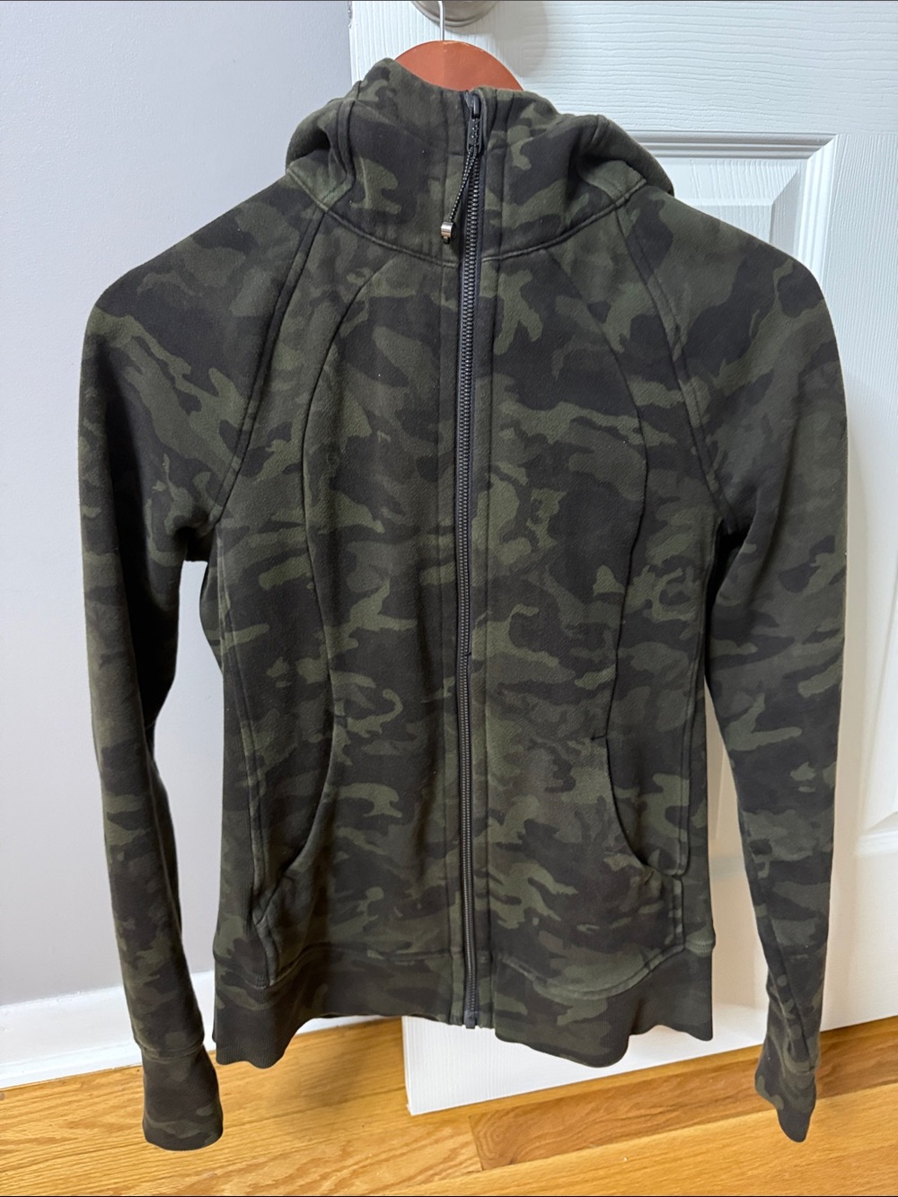 lululemon athletica Women's Olive Green Camo Full-Zip Bomber Jacket